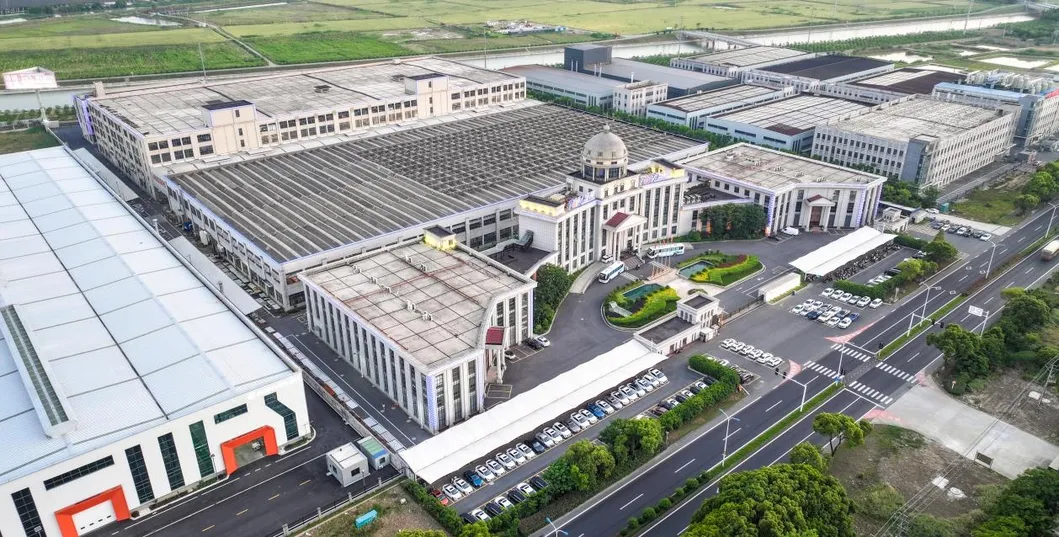 শিল্পের জন্য স্বয়ংক্রিয় রাসায়নিক লুব্রিকেন্ট ফিলিং মেশিন 7